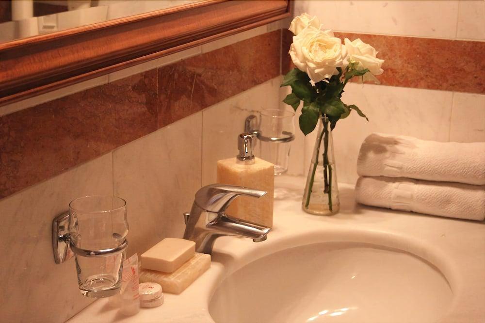 אתונה Achillion Hotel מראה חיצוני תמונה
