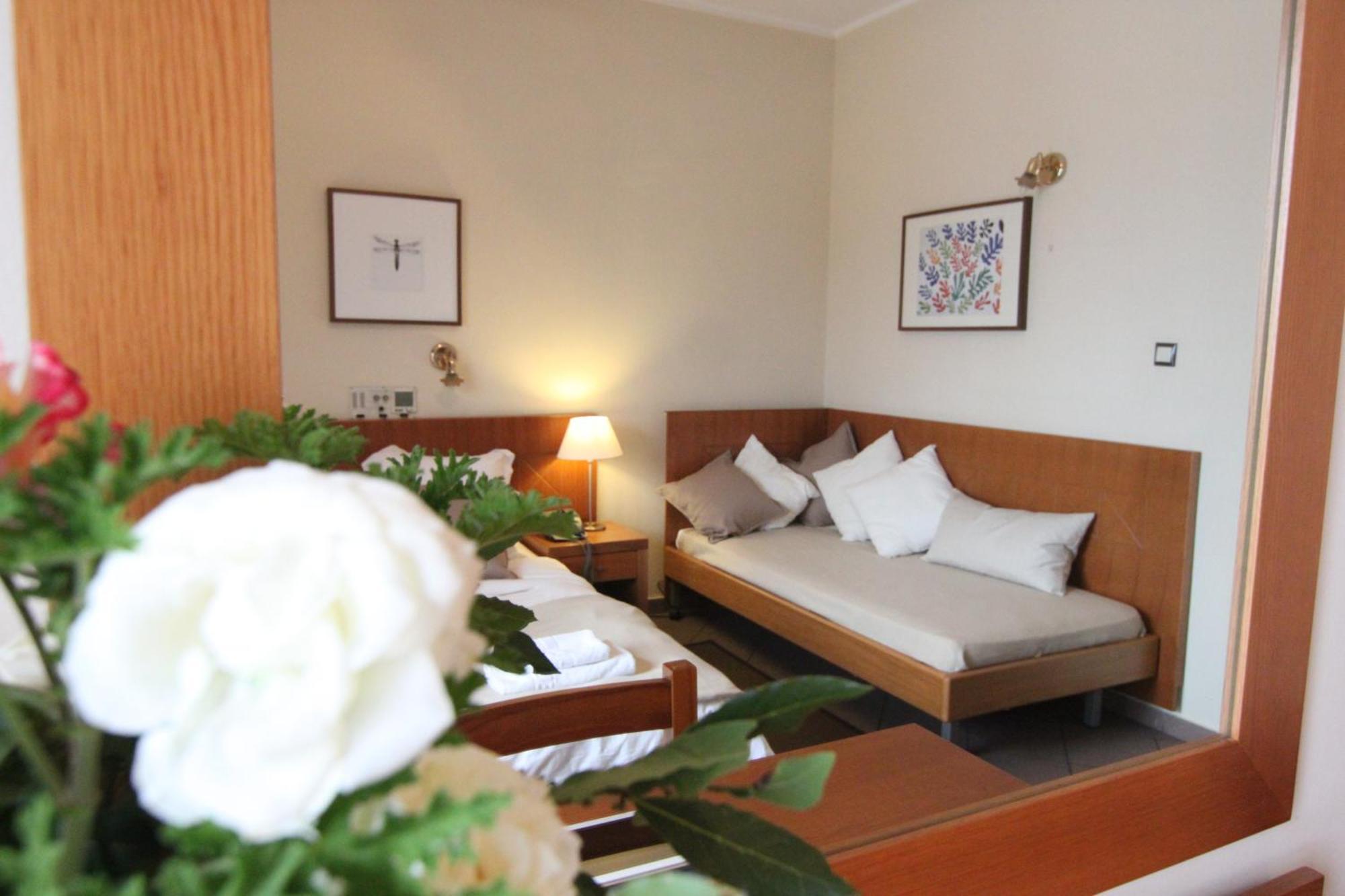 אתונה Achillion Hotel מראה חיצוני תמונה
