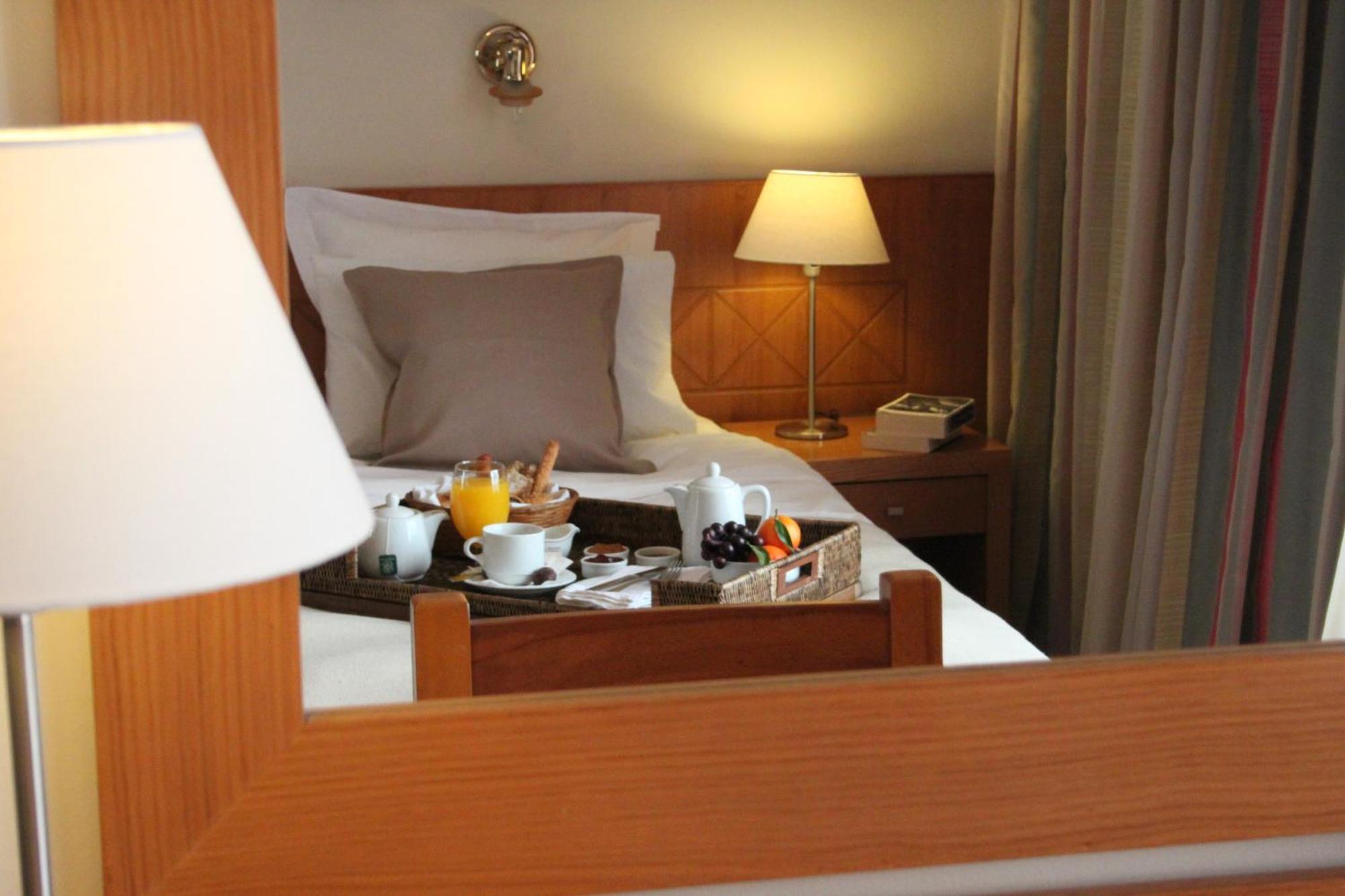 אתונה Achillion Hotel מראה חיצוני תמונה