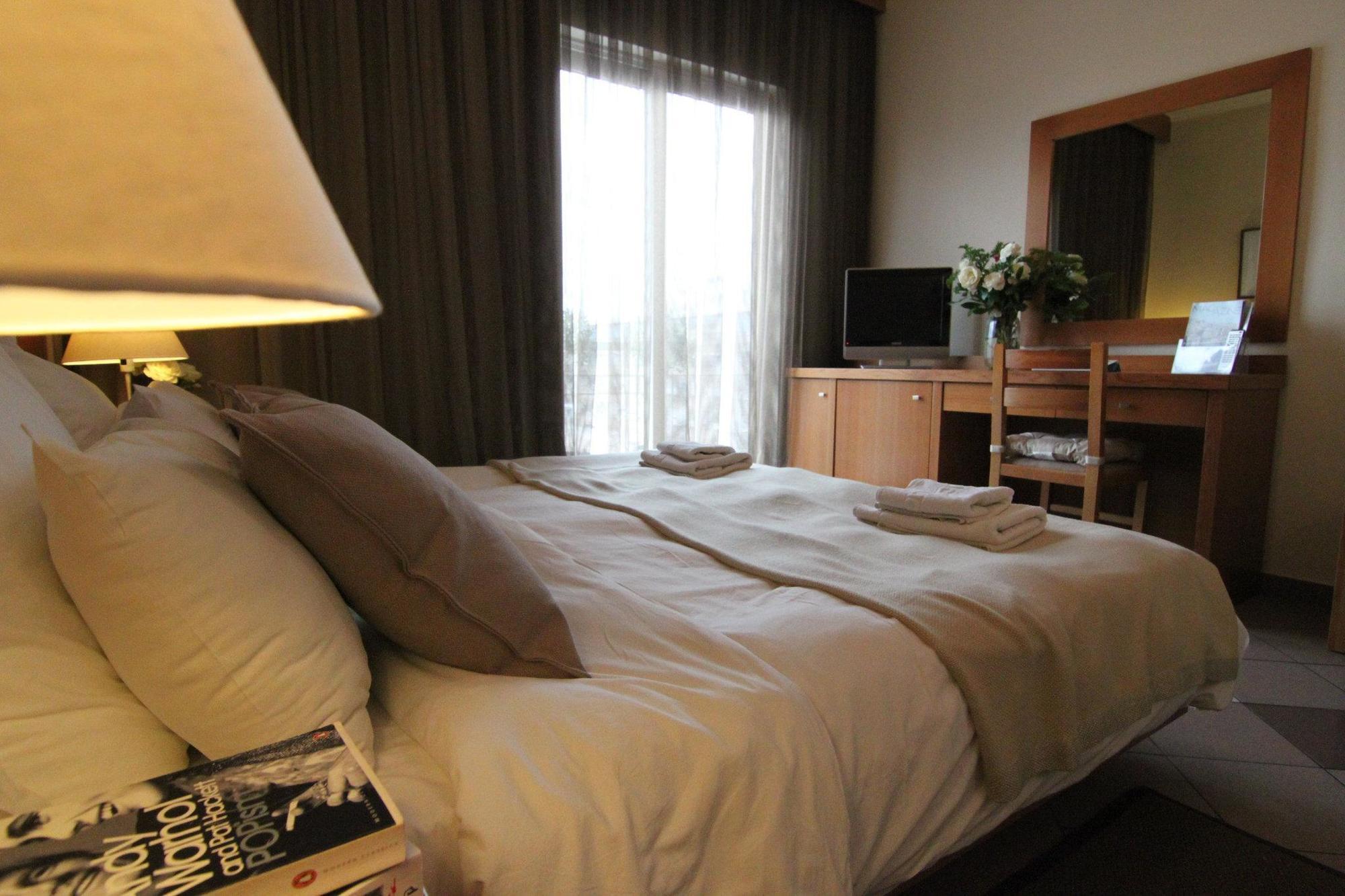 אתונה Achillion Hotel מראה חיצוני תמונה